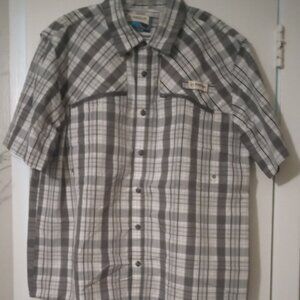 Megellan Outdoors men's shirt fish gear size L classic fit white grey stripe